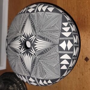 Beautiful Acoma Marie Chino Seed Pot